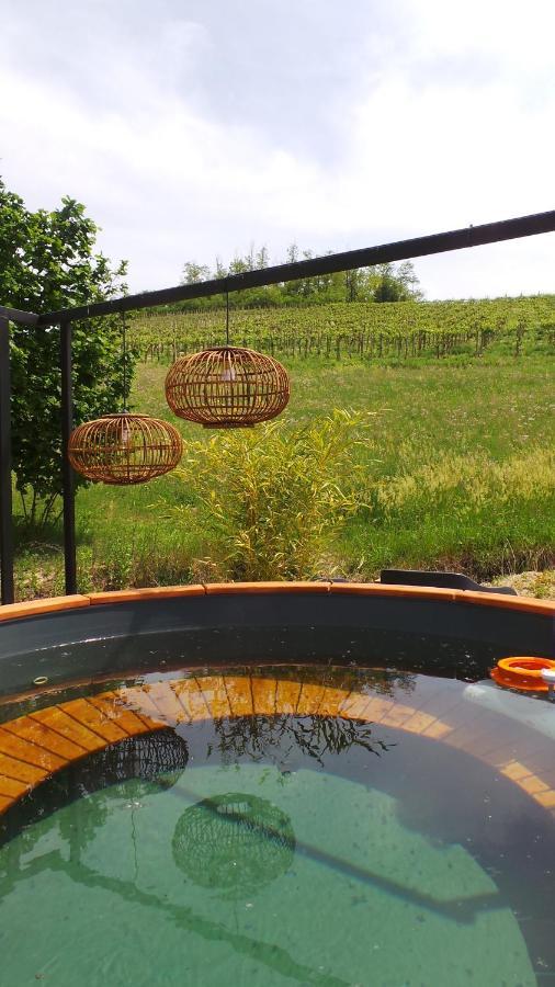 Sotto La Vigna Charm Stay Adults Only Vacation Suite Montegrosso d'Asti ภายนอก รูปภาพ