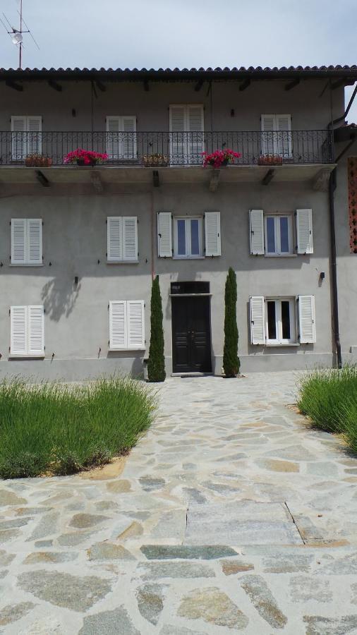 Sotto La Vigna Charm Stay Adults Only Vacation Suite Montegrosso d'Asti ภายนอก รูปภาพ